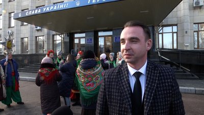 У Житомирі більше 100 людей спільно заспівали колядку "Нова радість стала" У Житомирі більше 100 людей спільно заспівали колядку "Нова радість стала"