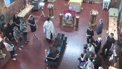 У Житомирі попрощалися з військовим Максимом Дойничком, який загинув у боях за Україну У Житомирі попрощалися з військовим Максимом Дойничком, який загинув у боях за Україну