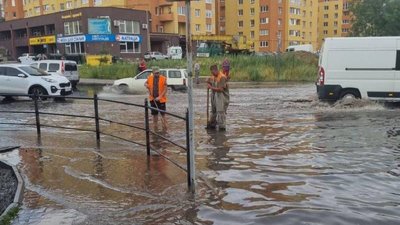 У Тернополі під час негоди повалило дерева та залило вулиці