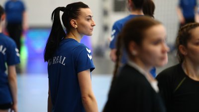 Спортсменки миколаївської гандбольної команди "Реал" на четвертому турі жіночої Суперліги. Спортсменки миколаївської гандбольної команди "Реал" на четвертому турі жіночої Суперліги.