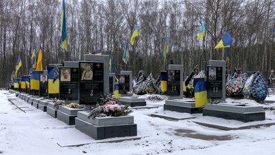 Поховання бійців на військових секторах у Чернігові: чиїм коштом ховатимуть та встановлюватимуть пам'ятники