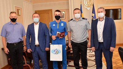 Чемпіону світу з біатлону Підручному вручили орден "За заслуги" III ступеня Чемпіону світу з біатлону Підручному вручили орден "За заслуги" III ступеня
