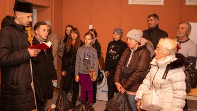 У Франківську переселенців, які жили у ліцеї, переселили у прихисток