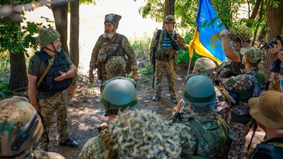 Запорізьких бійців ТрО посвятили в козаки Запорізьких бійців ТрО посвятили в козаки