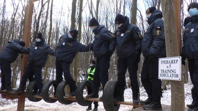 Нацгвардійці та румунські жандарми провели спільні навчання на Прикарпатті Нацгвардійці та румунські жандарми провели спільні навчання на Прикарпатті