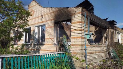 Пошкоджено школу, будинки: поліція показала наслідки обстрілів Сумщини