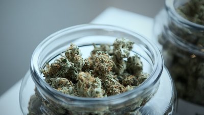 На Прикарпатті затримали чоловіка під час продажу наркотиків