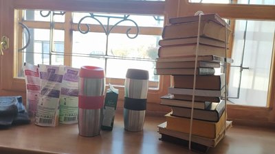 У Сумах волонтери збирають речі для бійців на сході України У Сумах волонтери збирають речі для бійців на сході України