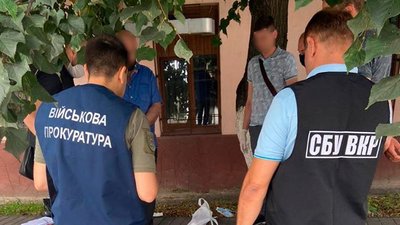 У Чернівцях працівника військкомату підозрюють у вимаганні хабара