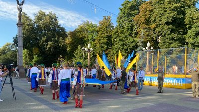 У Тернополі освятили та підняли прапор України У Тернополі освятили та підняли прапор України