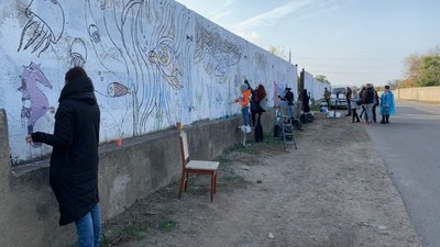 "Дорога зцілення": як та навіщо в Одесі розмальовують паркан онкодиспансеру "Дорога зцілення": як та навіщо в Одесі розмальовують паркан онкодиспансеру