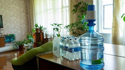 Вода у кімнаті інтернату на Харківському шосе Вода у кімнаті інтернату на Харківському шосе