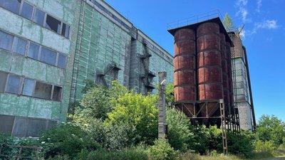 Приміщення колишнього Неполоковецького хлібокомбінату на Буковині, яке можна приватизувати