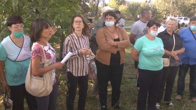 Зупинити фури: на Хмельниччині селяни вийшли на акцію протесту