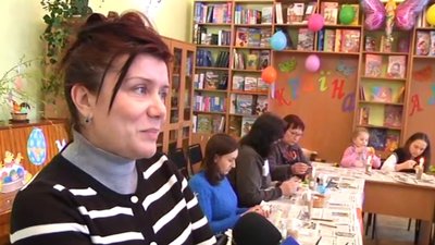 У бібліотеці Житомира проходять заняття з писанкарства У бібліотеці Житомира проходять заняття з писанкарства