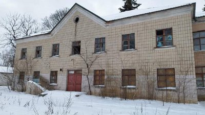 Будівля школи на вул. Музичній, 9, яка перебуває в аварійному стані Будівля школи на вул. Музичній, 9, яка перебуває в аварійному стані