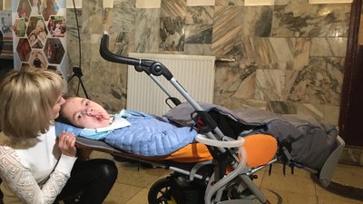 У Першому театрі дітям зі СМА показали прем’єру вистави "Лисеня, якому вдалося" У Першому театрі дітям зі СМА показали прем’єру вистави "Лисеня, якому вдалося"