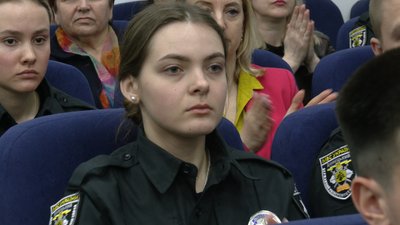 Вперше у Франківську 86 випускників Луганського інституту імені Дідоренка отримали дипломи Вперше у Франківську 86 випускників Луганського інституту імені Дідоренка отримали дипломи