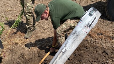 Знайдений Дмитром Марчуком та побратимами боєприпас, що не підірвався, літо 2023. Фото: Дмитро Марчук