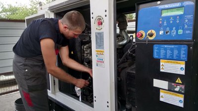 Відключений від електроенергії кропивницький “Теплоенергетик” живиться від генератора