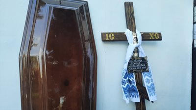 Покинув все і пішов на фронт добровольцем – у Житомирі попрощалися із загиблим військовим Віктором Перепелицею Покинув все і пішов на фронт добровольцем – у Житомирі попрощалися із загиблим військовим Віктором Перепелицею
