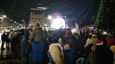У Кропивницькому засвітили головну ялинку міста У Кропивницькому засвітили головну ялинку міста