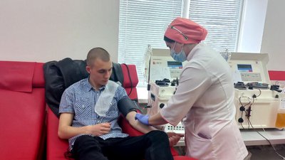 Напередодні Дня захисту дітей сумчани здали кров