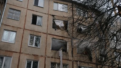 В сумську п’ятиповерхівку влучив російський безпілотник — в якому стані будинок В сумську п’ятиповерхівку влучив російський безпілотник — в якому стані будинок