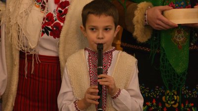 У Франківську колядували й маланкували для військових та їхніх рідних. Репортаж із церкви на Майзлях У Франківську колядували й маланкували для військових та їхніх рідних. Репортаж із церкви на Майзлях