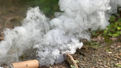 Волонтери передали для військових кілька партій димових шашок Волонтери передали для військових кілька партій димових шашок