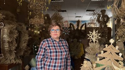 У Тернополі представили виставку дитячих робіт до новорічних свят У Тернополі представили виставку дитячих робіт до новорічних свят