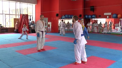 "Була заборона на карате". Полтавець Микола Богодистий більше 30 років займається карате "Була заборона на карате". Полтавець Микола Богодистий більше 30 років займається карате