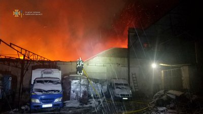 Пожежа на території заводу "Львівсільмаш" Пожежа на території заводу "Львівсільмаш"