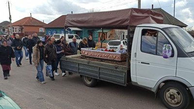 У Семенівці в останню путь провели загиблого на Сході воїна Андрія Бельдягу У Семенівці в останню путь провели загиблого на Сході воїна Андрія Бельдягу