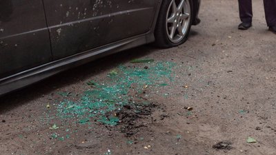 Поліція Дніпра затримала чоловіка, якого у підозрюють у замаху на вбивство Поліція Дніпра затримала чоловіка, якого у підозрюють у замаху на вбивство