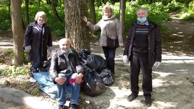 Лікар у Тернополі ініціював суботні толоки Лікар у Тернополі ініціював суботні толоки