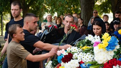 В Ужгороді попрощалися із полеглим на війні Віталієм Лошаком