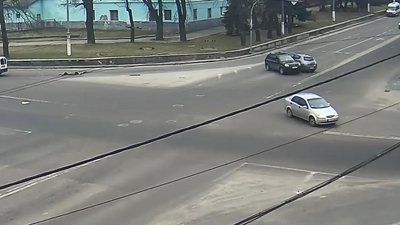 У Житомирі на перехресті зіткнулися два легковики: один пішов на розворот і в'їхав в інший