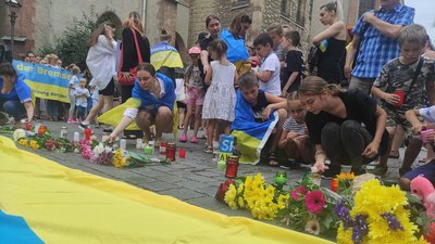 "Stop bombarding Kharkiv": у Лейпцигу пройшла акція на підтримку України — фото "Stop bombarding Kharkiv": у Лейпцигу пройшла акція на підтримку України — фото