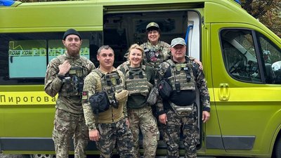 Фельдшер з Тернополя рятує життя бійців на передовій Фельдшер з Тернополя рятує життя бійців на передовій