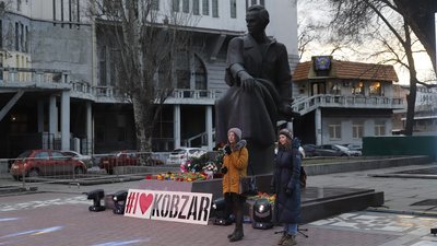 Тарасу Шевченку – 207: у Дніпрі біля пам’ятника молодому Кобзареві провели "Шевченко-фест" Тарасу Шевченку – 207: у Дніпрі біля пам’ятника молодому Кобзареві провели "Шевченко-фест"