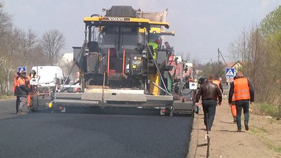 На міжнародній трасі поблизу Житомира завершують ремонт дорожнього полотна На міжнародній трасі поблизу Житомира завершують ремонт дорожнього полотна
