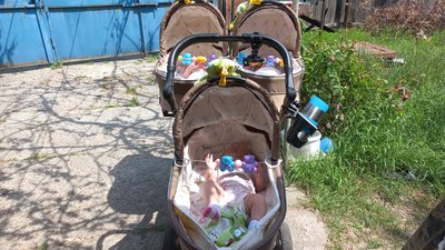"Блакитні очки у всіх": як у Полтаві живе родина з Харківщини, у яких народилась трійня "Блакитні очки у всіх": як у Полтаві живе родина з Харківщини, у яких народилась трійня