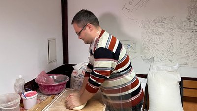 У Тернополі волонтери наліпили понад пів мільйона вареників захисникам У Тернополі волонтери наліпили понад пів мільйона вареників захисникам