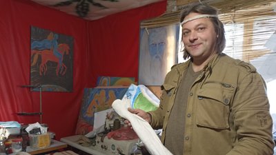 Житомирянин Олег Земнухов виготовляє теплозберігаючі устілки з екологічних матеріалів для військових ЗСУ Житомирянин Олег Земнухов виготовляє теплозберігаючі устілки з екологічних матеріалів для військових ЗСУ