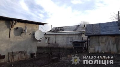 На Луганщині бойовики обстріляле Золоте-4, пошкоджено будинки На Луганщині бойовики обстріляле Золоте-4, пошкоджено будинки
