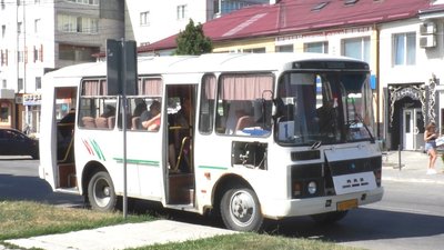 В одному із міст Хмельниччини здорожчав проїзд в громадському транспорті