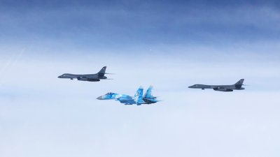 Бомбардувальники з США пролетіли над Чорним морем Бомбардувальники з США пролетіли над Чорним морем