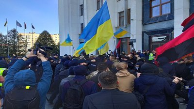 У Тернополі представники "Правого сектору" вийшли на акцію ветеранської непокори “Рішуче дій”