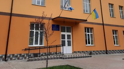 В Івано-Франківській громаді шукають орендаторів приміщень у будівлі ліцею № 7